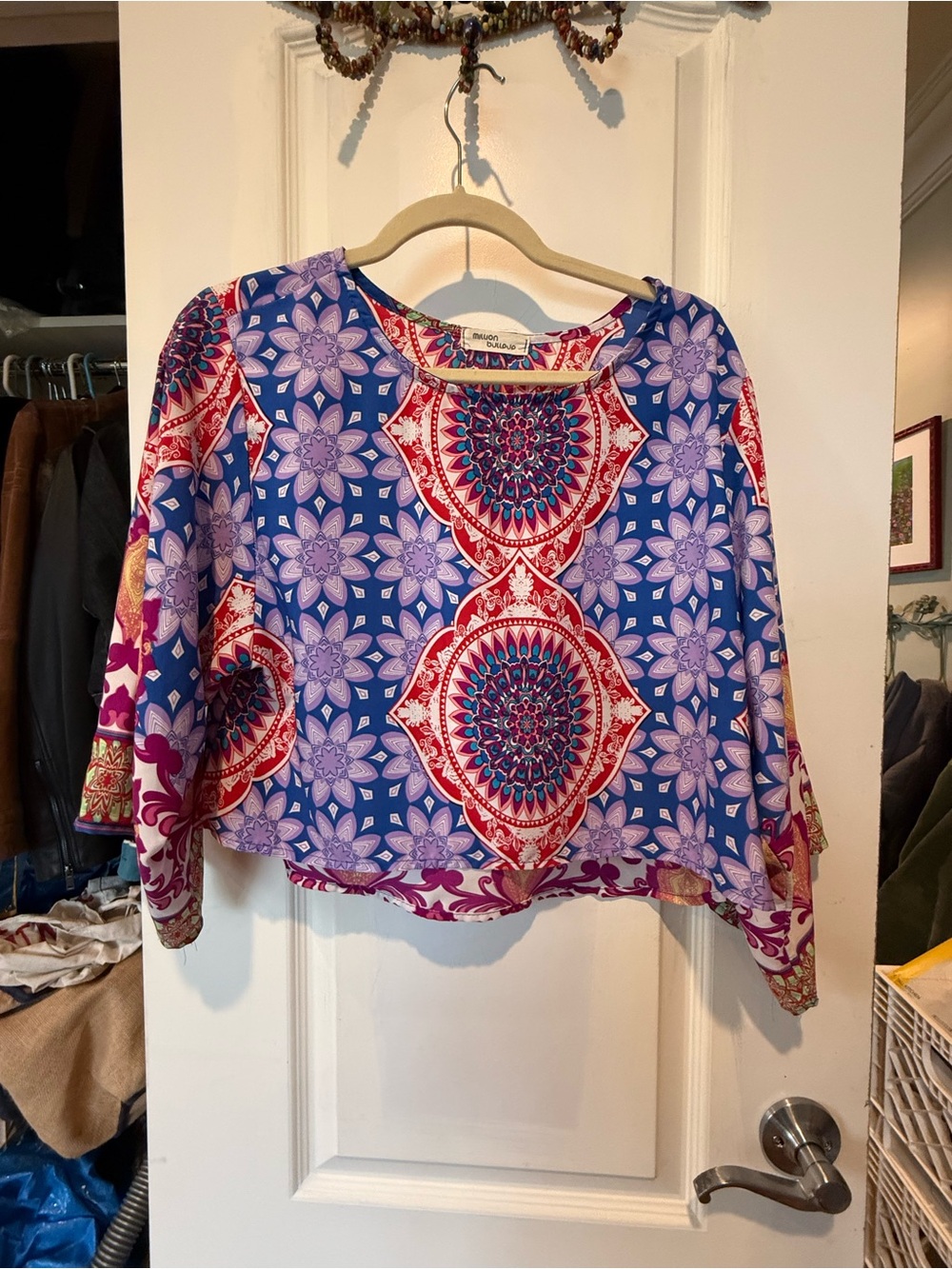 Super colorful patterned crop top with kimono sleeves. - Picture 2 of 6